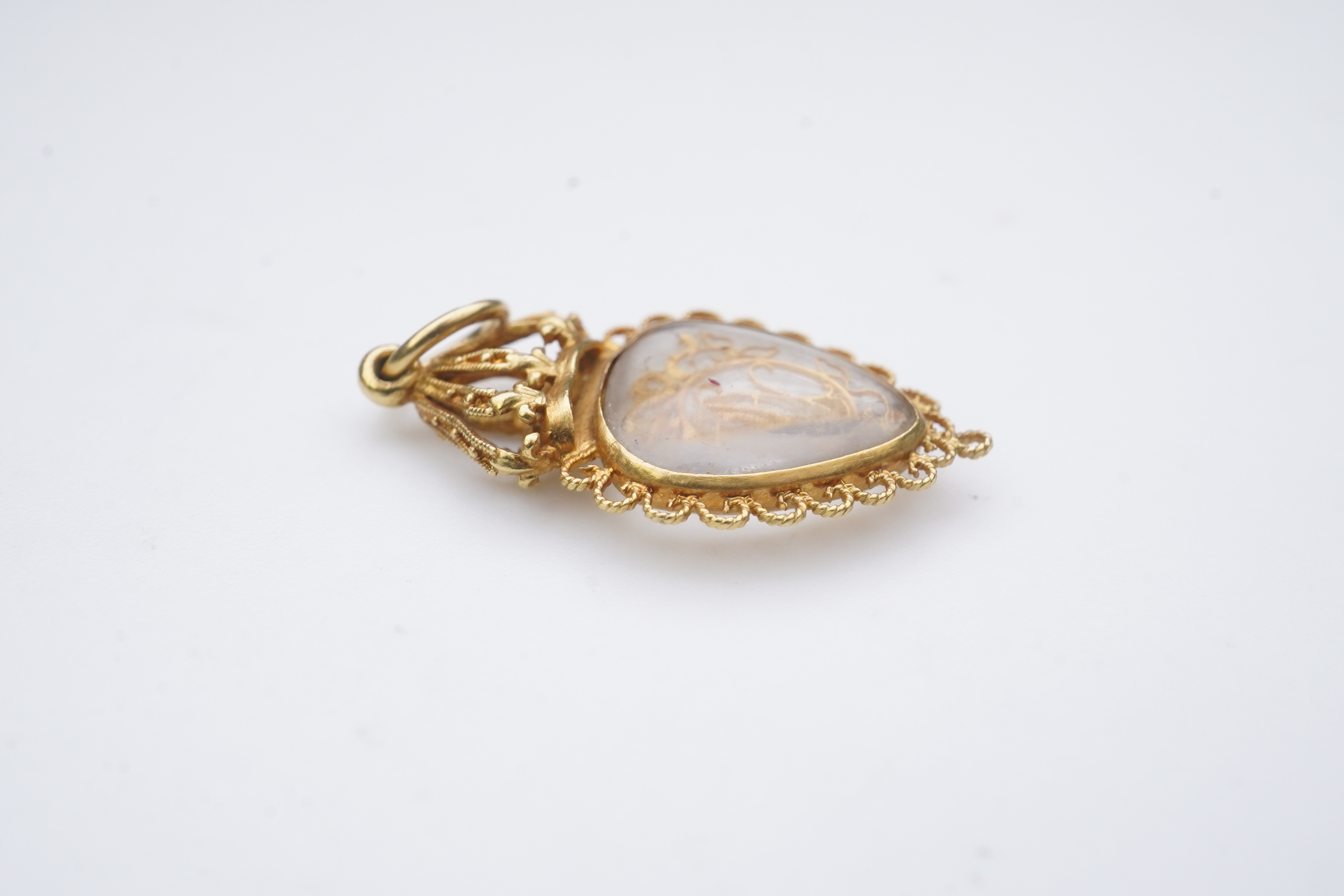 An unusual gold pendant, late 18th/early 19th century